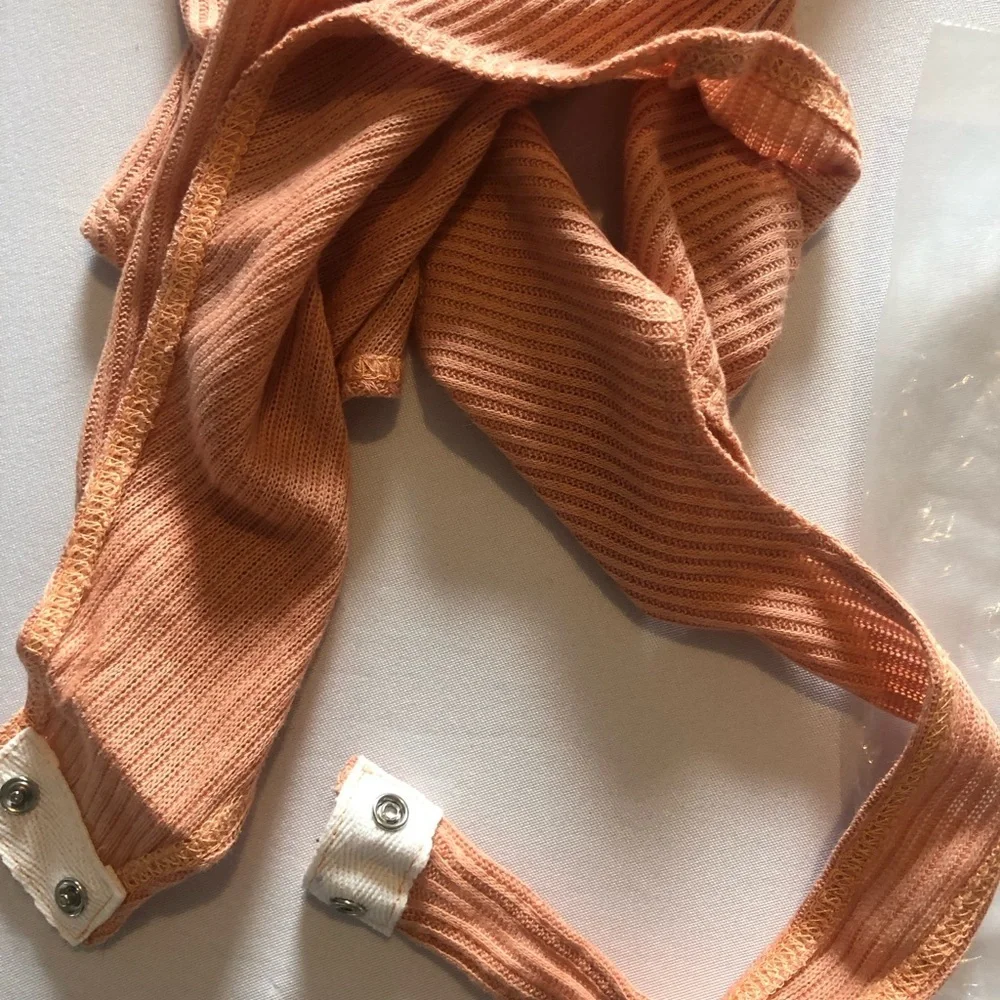 Dark Peach Ribbed Sleeveless Criss-Cross Open Back Bodysuit | Size M | NWT